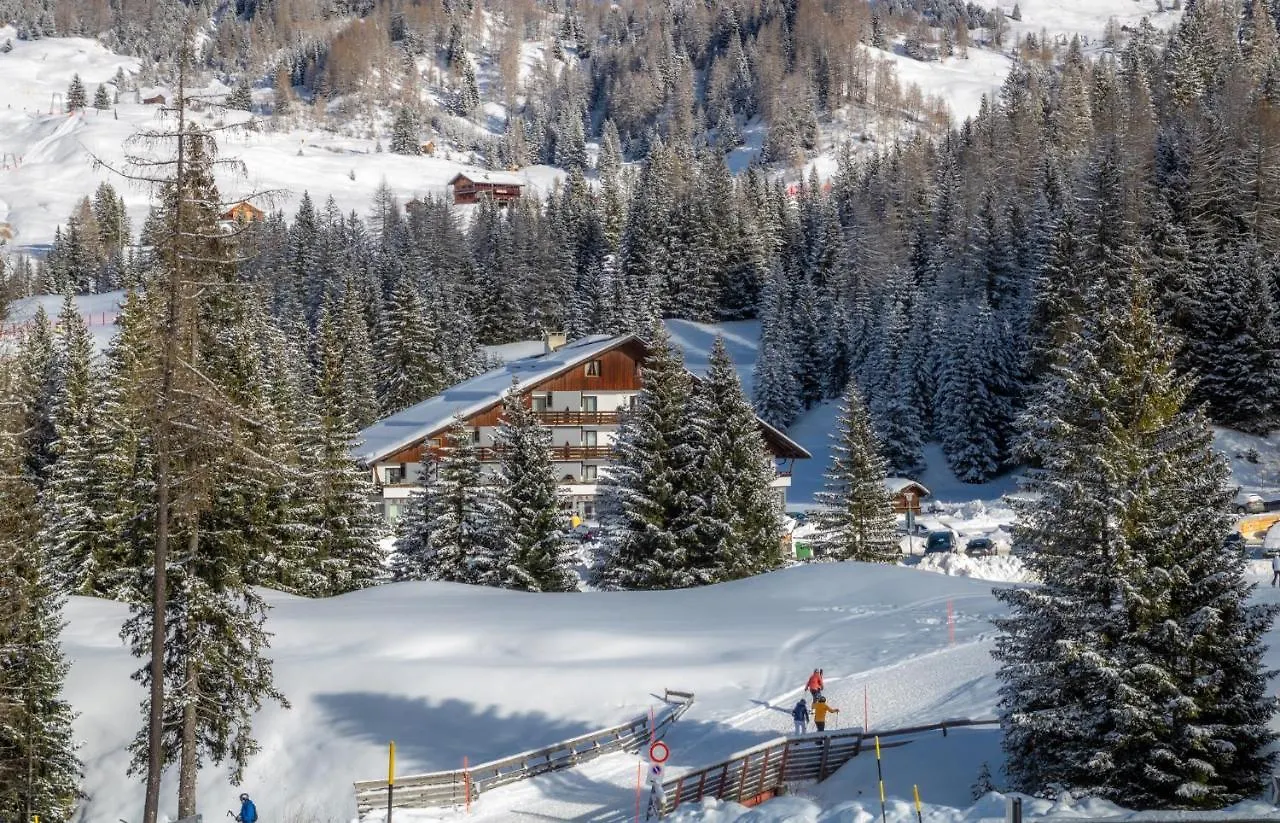 15 Resort Vicino al Golf Club Alta Badia da Prenotare